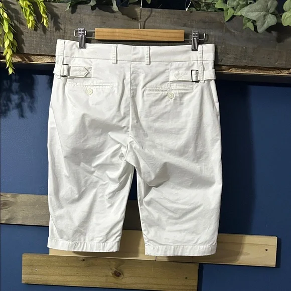 Vince Crisp White Side Buckles EUC Chino Bermuda Shorts Size 6 EUC - Picture 2 of 11